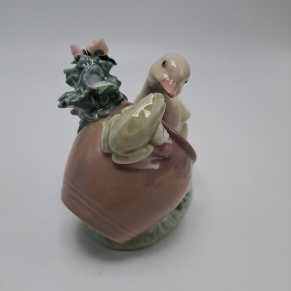 Lladro Porcelain Figurine #8025 "How Are You?" Duckling & Frog Damaged No Box - Picture 2 of 13